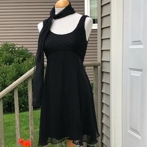 Black Sleeveless Dress (4)